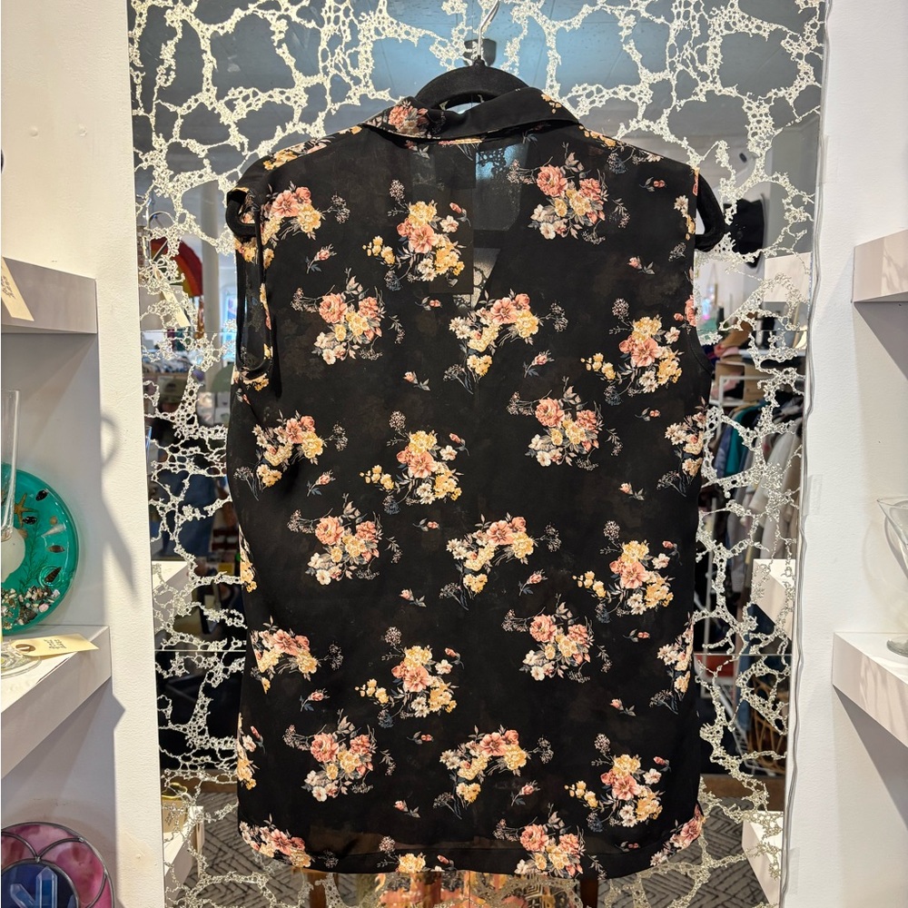 Floral Black Sleeveless Top - Picture 2 of 3